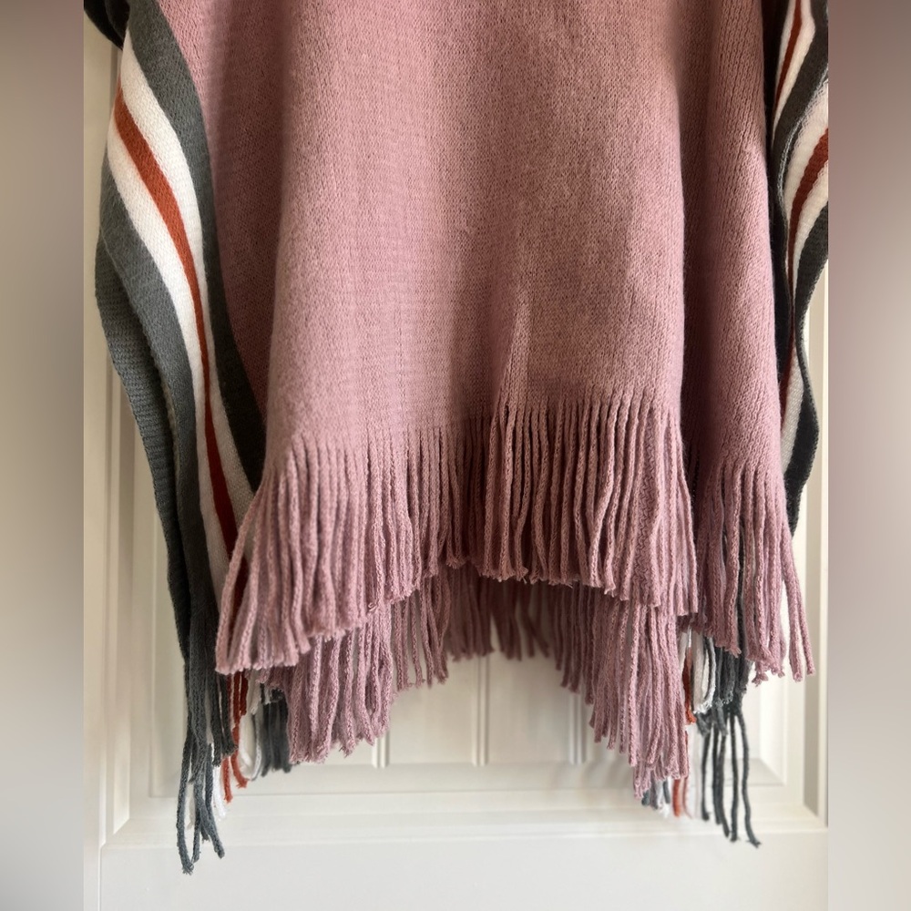 Cato Mauve Hooded Poncho with Fringe - Picture 8 of 12